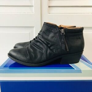 WHITE MOUNTAIN Black Dalilah Ankle Boot Size 9M